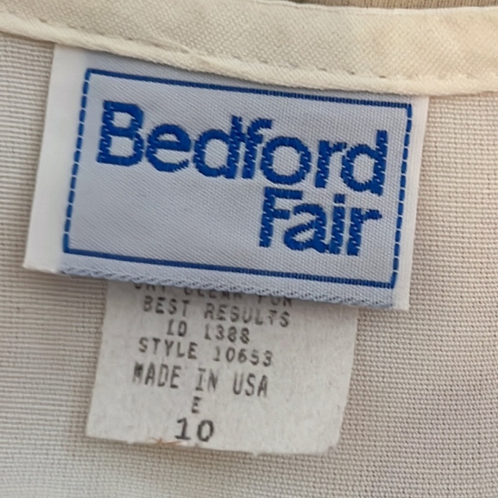 Sweet Keyhole Ivory Blouse🗝️❤️ - Picture 5 of 6